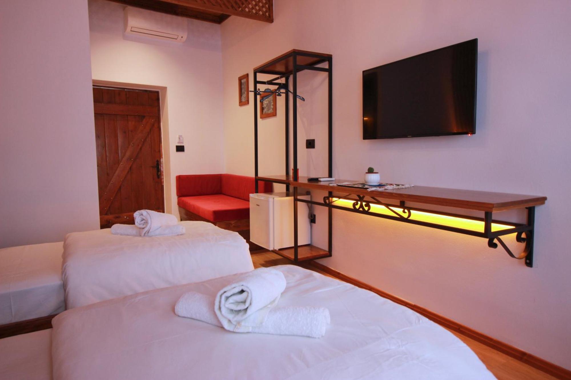 Grey Stone Hotel Gjirokaster Ngoại thất bức ảnh